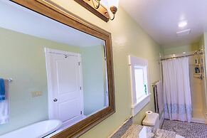 Pioneer House - North Suite