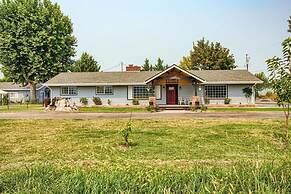 Racing Horse Ranch and Guest House with Golf