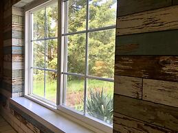 Racing Horse Ranch and Guest House with Golf