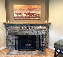 Racing Horse Ranch and Guest House with Golf