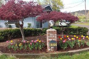 Racing Horse Ranch and Guest House with Golf