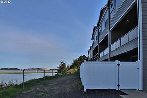Seagate: Starboard~coos Bay~premiere Property