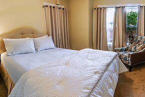 Pioneer House - South Suite