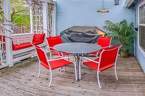 Oak Hideaway Cottage- 1.5 Blocks to OSF