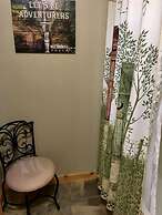 Mountain Pine Cabin - Sleeps 6 - Pet Friendly