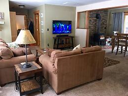 Mountain Pine Cabin - Sleeps 6 - Pet Friendly