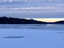 Mountain Pine Cabin - Sleeps 6 - Pet Friendly