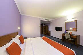 Super OYO 473 Comfort Hotel 2