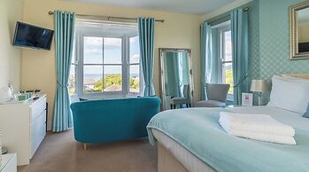Rooms at The Highcliffe