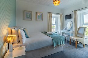 Rooms at The Highcliffe