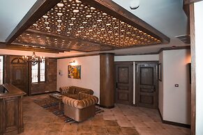 Maajid Hotel & Restaurant