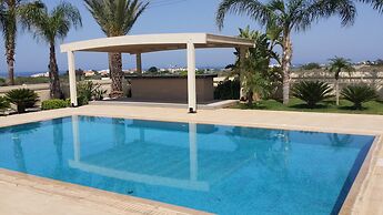 Noufaro Luxury Villa