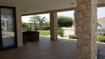 Noufaro Luxury Villa