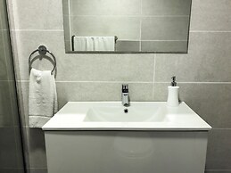 Poseidon Apartment By Michalis