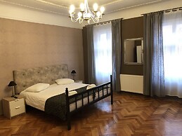 Poet Pastior Residence