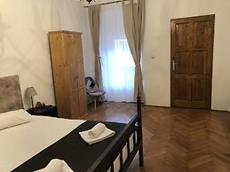 Poet Pastior Residence