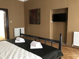 Poet Pastior Residence