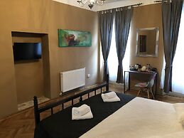 Poet Pastior Residence