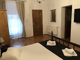 Poet Pastior Residence