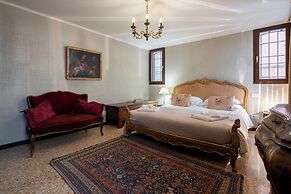 Palazzo Ca' Moro apartments