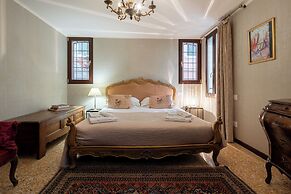 Palazzo Ca' Moro apartments