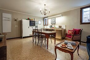 Palazzo Ca' Moro apartments