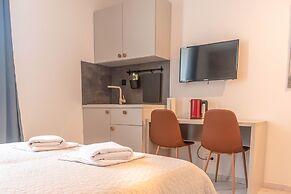 City Center Studio Apartments L&B