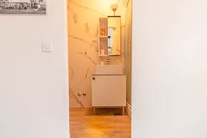 City Center Studio Apartments L&B