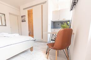 City Center Studio Apartments L&B