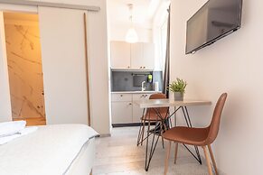 City Center Studio Apartments L&B