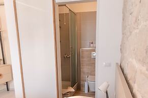 City Center Studio Apartments L&B