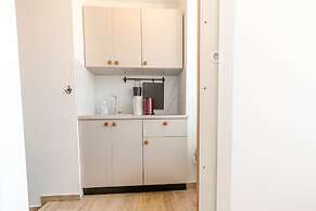 City Center Studio Apartments L&B