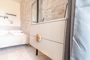 City Center Studio Apartments L&B