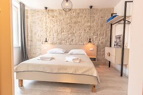 City Center Studio Apartments L&B