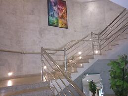 Eden Crest Hotel & Resort