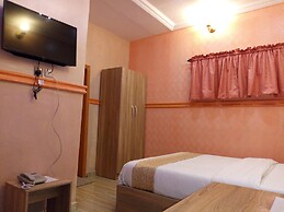 Euro Lounge and Suites