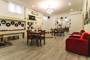 Sherlock Holmes Hostel Baku