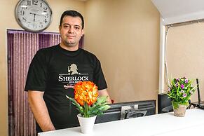 Sherlock Holmes Hostel Baku