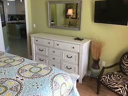 Lighthouse Unit 606 2 Bedroom Condo by Redawning