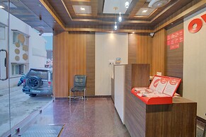 OYO 11916 Varcity Plaza