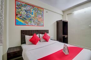 OYO 11916 Varcity Plaza