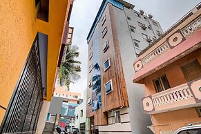 OYO 11916 Varcity Plaza