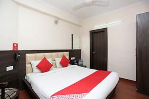 OYO 12682 Hotel Relax