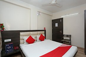 OYO 12682 Hotel Relax