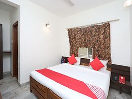 OYO 14577 Vijay Palace