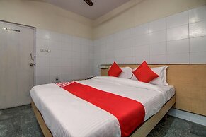 OYO 14669 Mayur's Residency