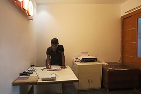 OYO 15183 JJK Home Stay