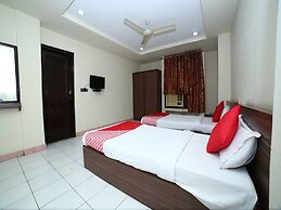 OYO 1067 Hotel Surbhi