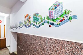 OYO 15695 Varcity Comforts