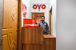 OYO 15695 Varcity Comforts